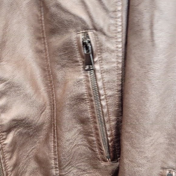 Baccini Women's Champaigne Metallic Vegan Leather Jacket - Picture 5 of 11